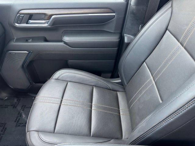 Used 2024 Chevrolet Silverado 3500 High Country w/ Technology Package AWD/4WD image 25