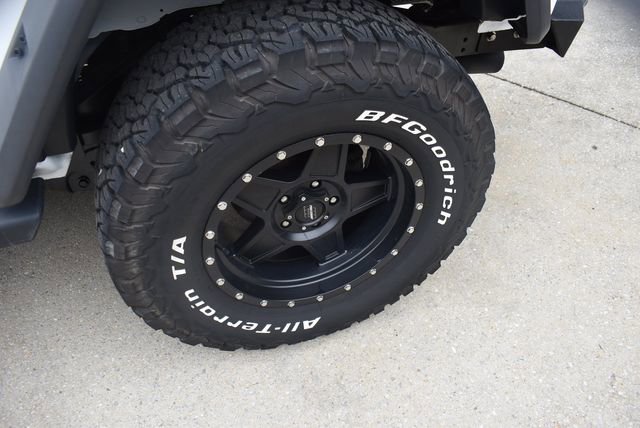 Used 2013 Jeep Wrangler Sahara AWD/4WD image 15
