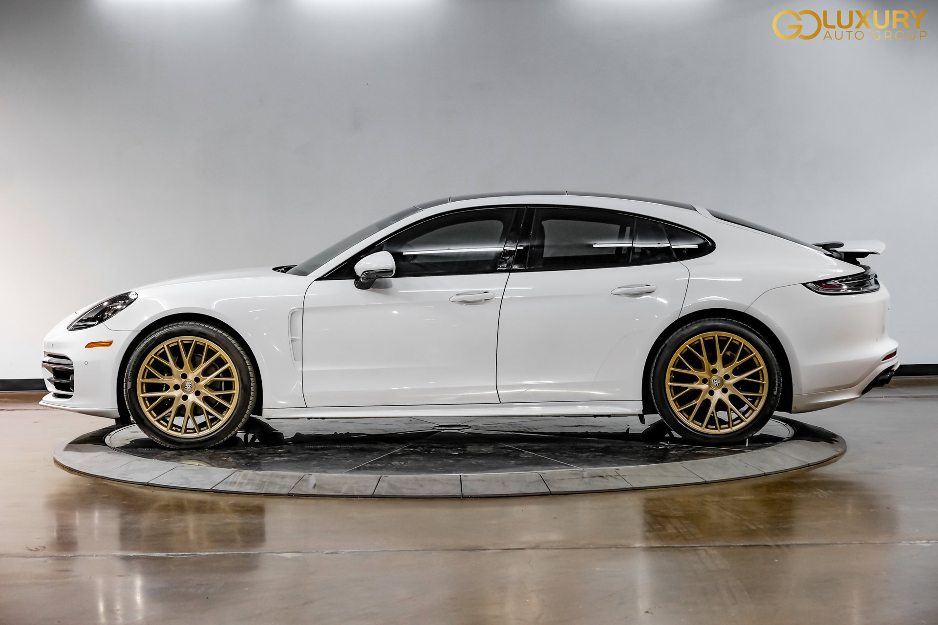 Used 2023 Porsche Panamera Platinum Edition w/ Sportdesign Package RWD image 13