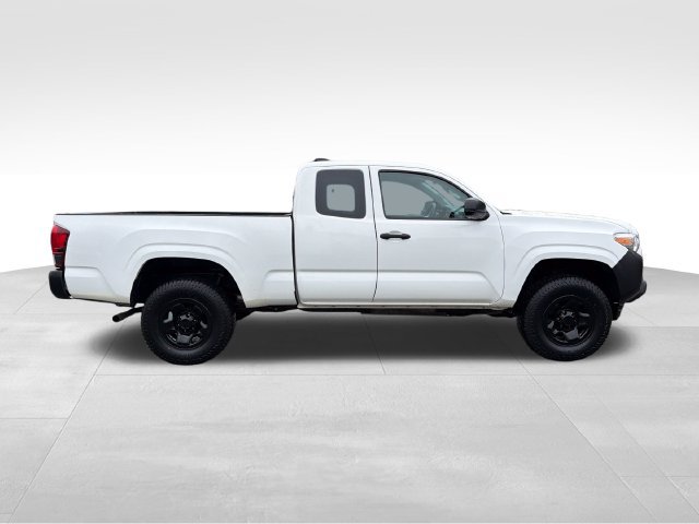 Used 2023 Toyota Tacoma SR AWD/4WD image 2