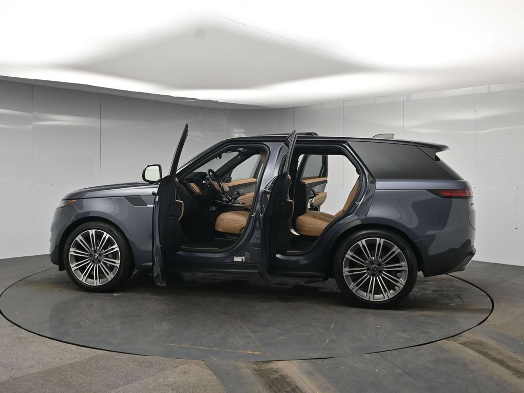 Used 2024 Land Rover Range Rover Sport SE AWD/4WD image 55