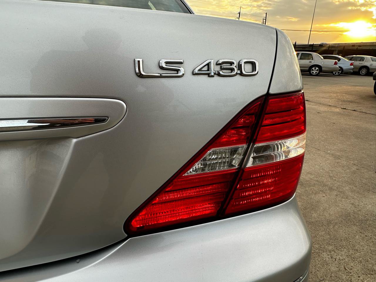 Used 2004 Lexus LS 430 w/ Premium Pkg RWD image 85
