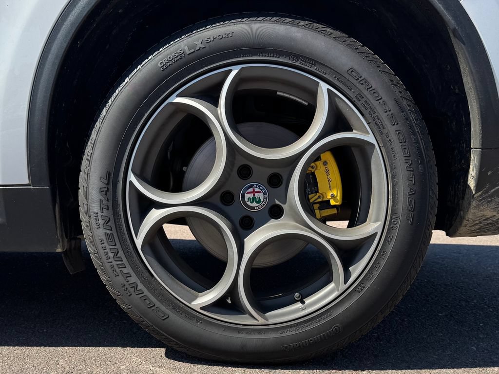 Used 2018 Alfa Romeo Stelvio Ti AWD/4WD image 12