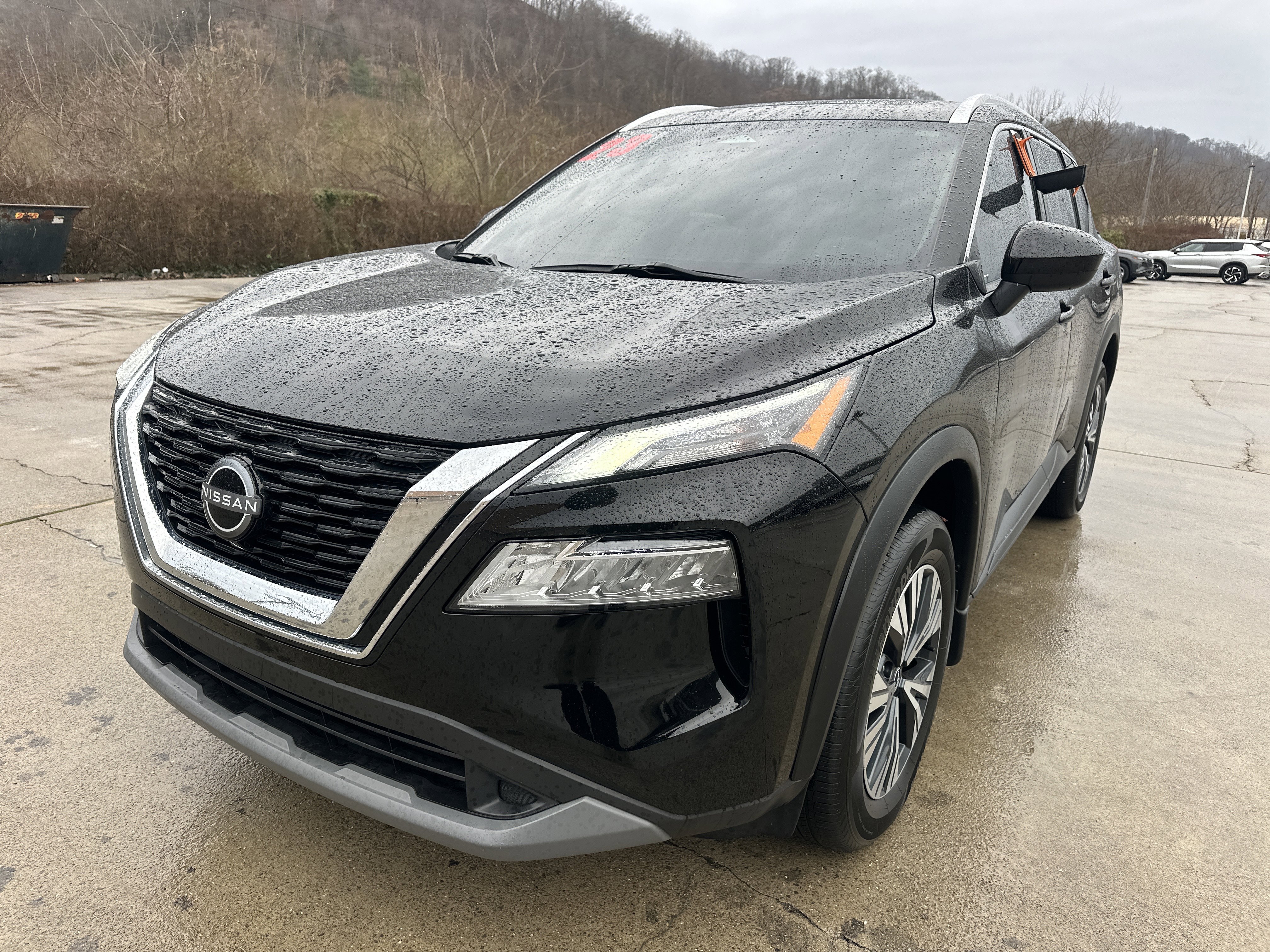 Used 2023 Nissan Rogue SV w/ SV Premium B Package image 6