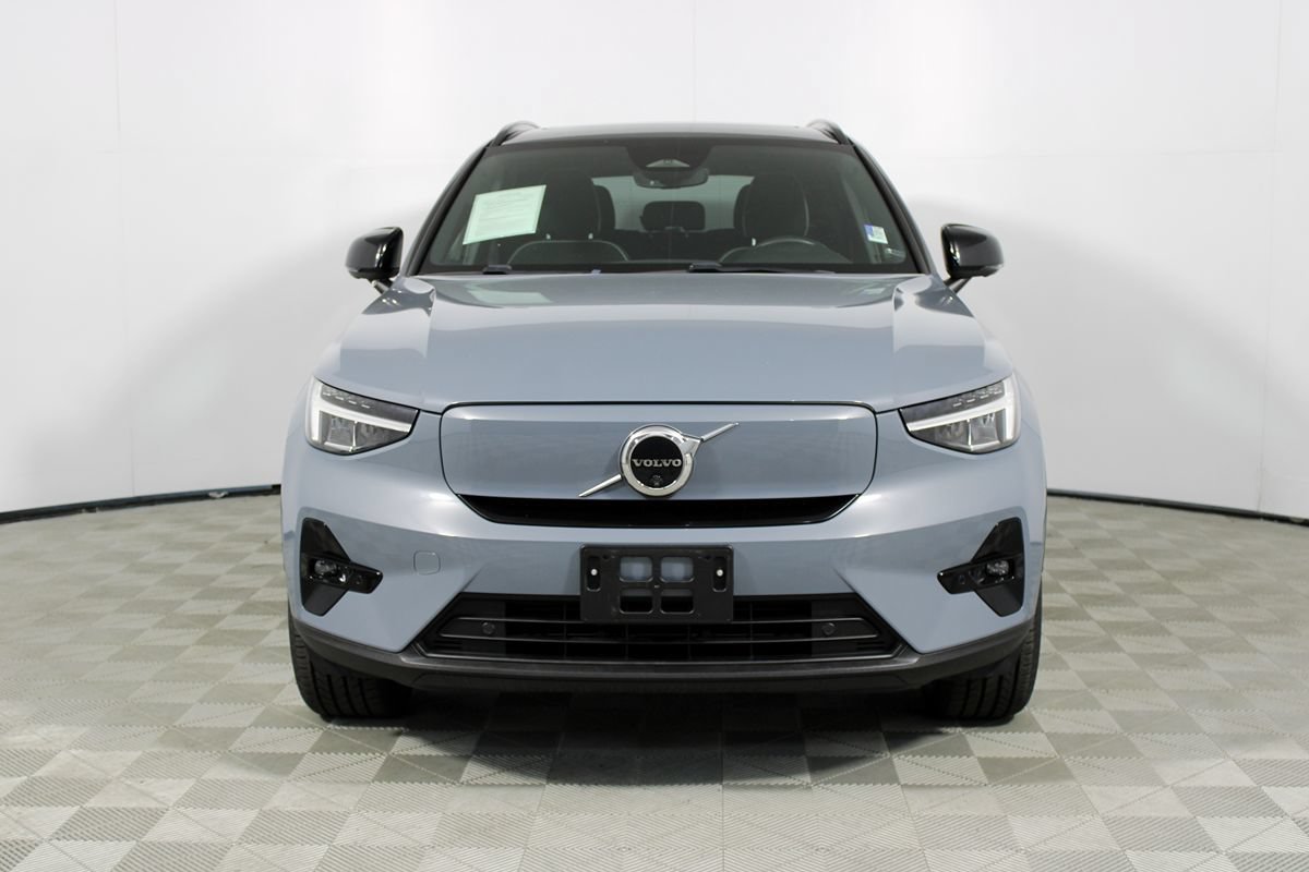 Used 2023 Volvo XC40 Recharge Plus AWD/4WD image 2