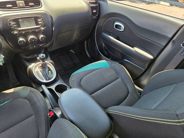 Used 2016 Kia Soul + w/ Designer's Package FWD image 17