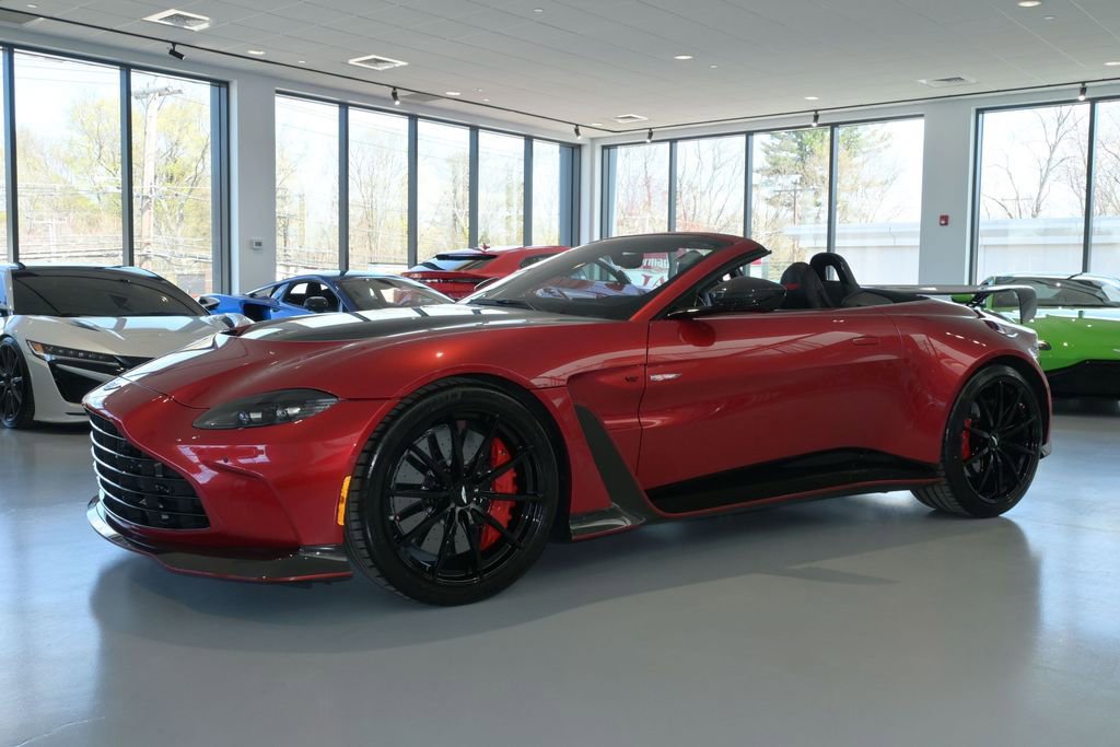 Used 2023 Aston Martin V12 Vantage Roadster RWD image 11