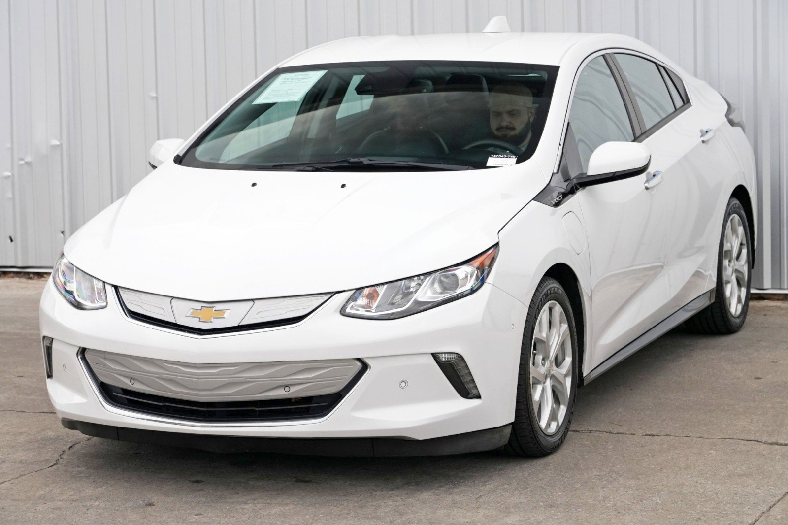 Used 2017 Chevrolet Volt Premier w/ Driver Confidence II Package image 46