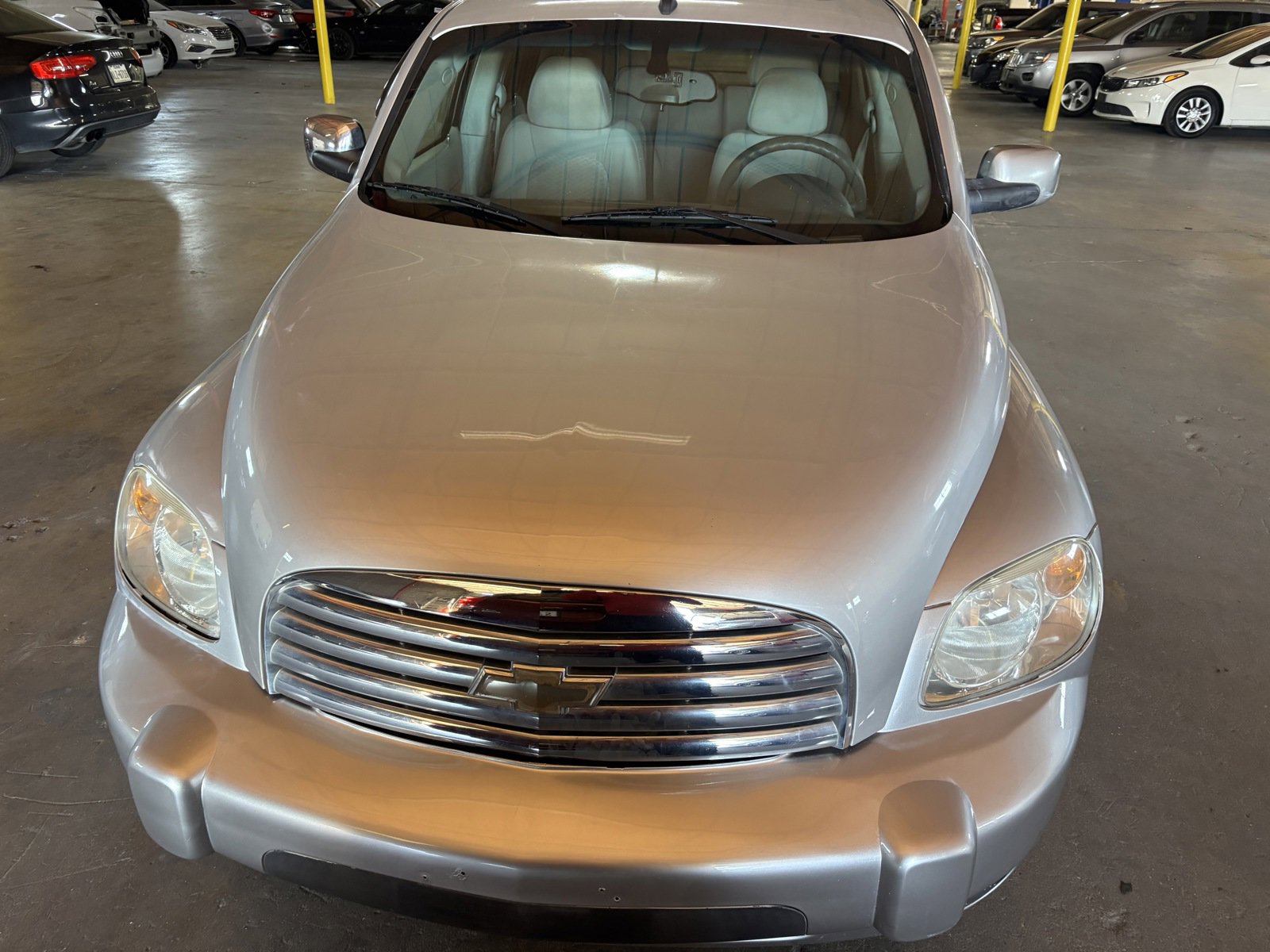 Used 2010 Chevrolet HHR LT image 2