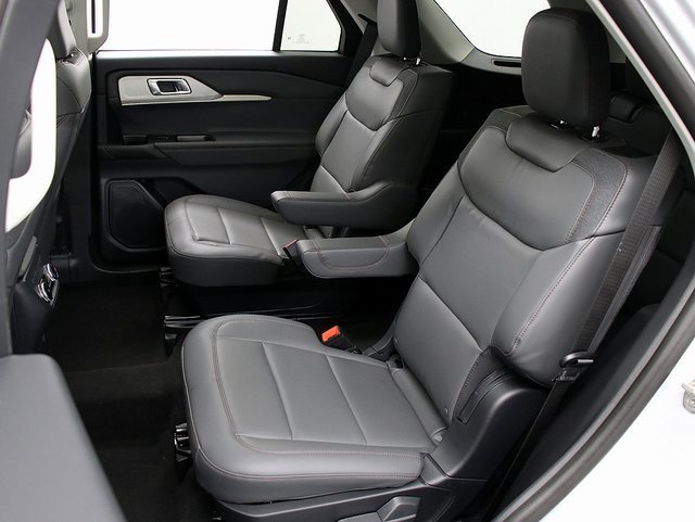 New 2026 Ford Explorer Active image 11