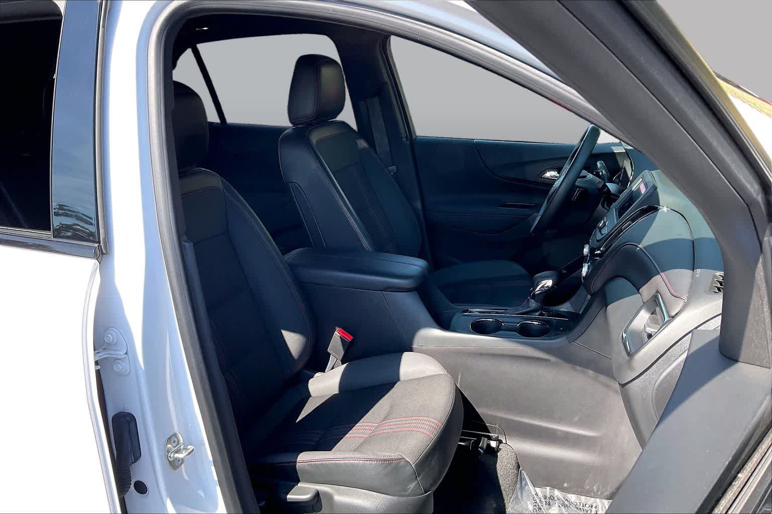 Used 2023 Chevrolet Equinox RS FWD image 8