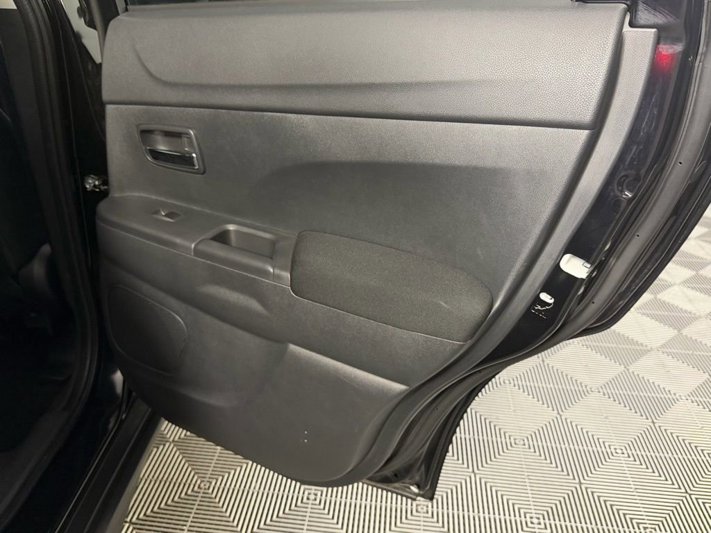 Used 2025 Mitsubishi Outlander Sport LE image 30