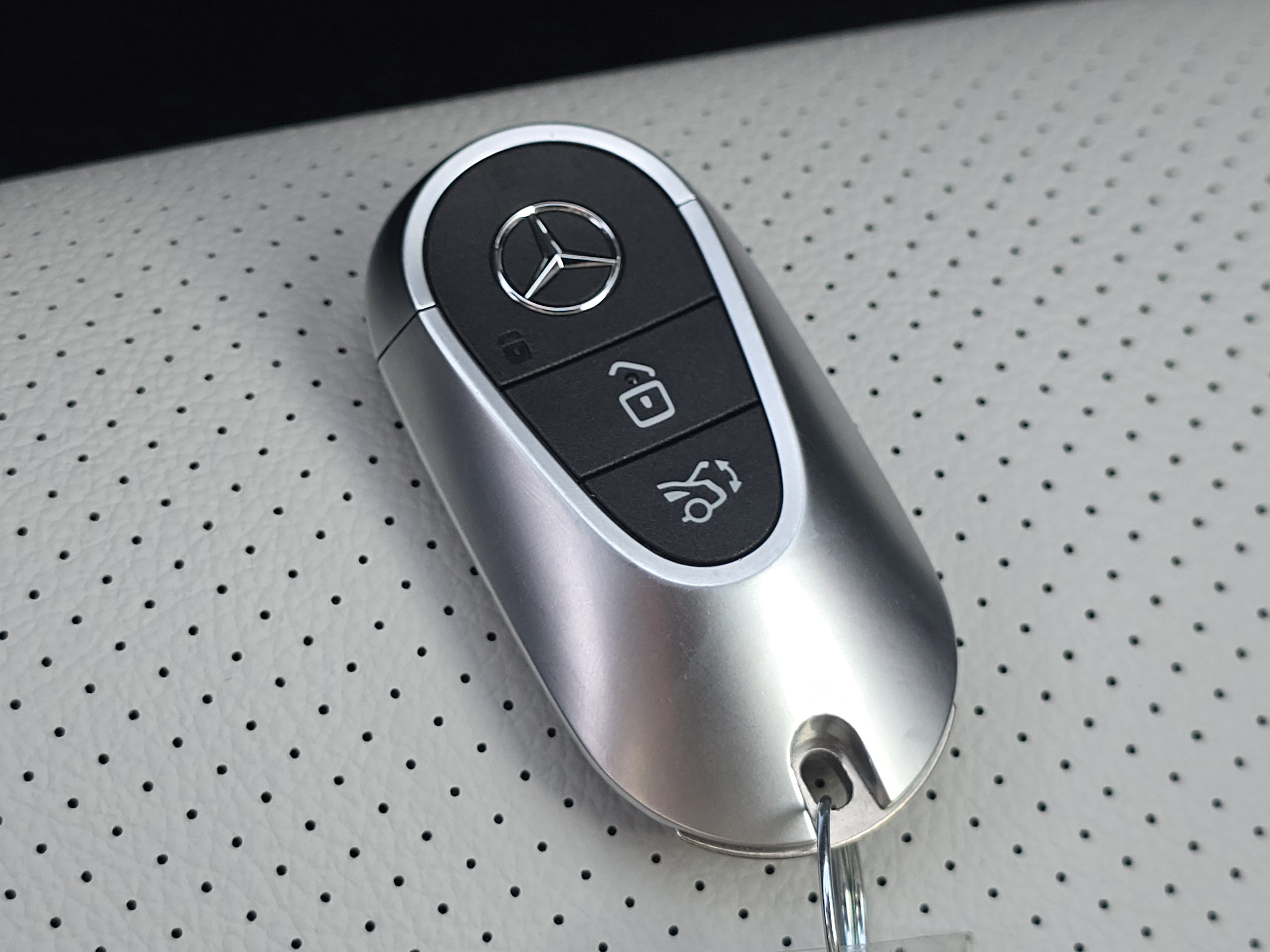 Used 2024 Mercedes-Benz GLC 300 4MATIC image 27