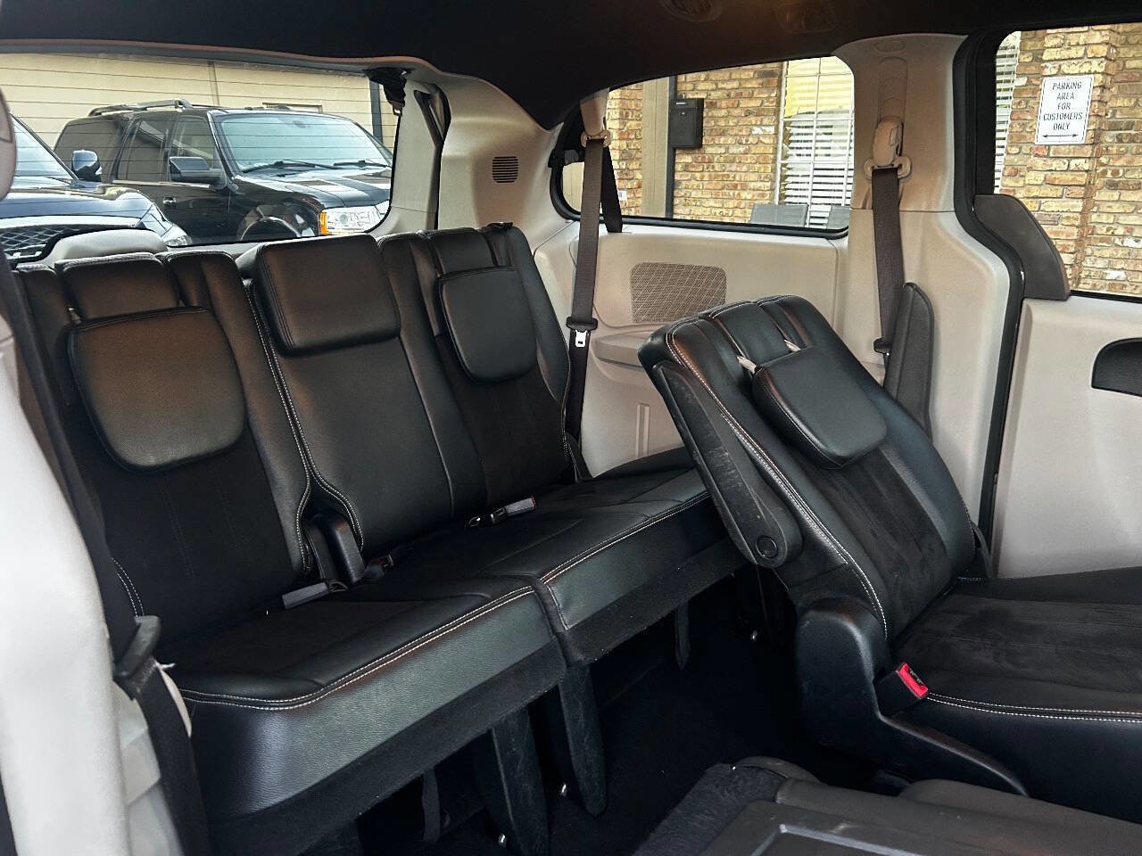 Used 2020 Dodge Grand Caravan SXT image 12