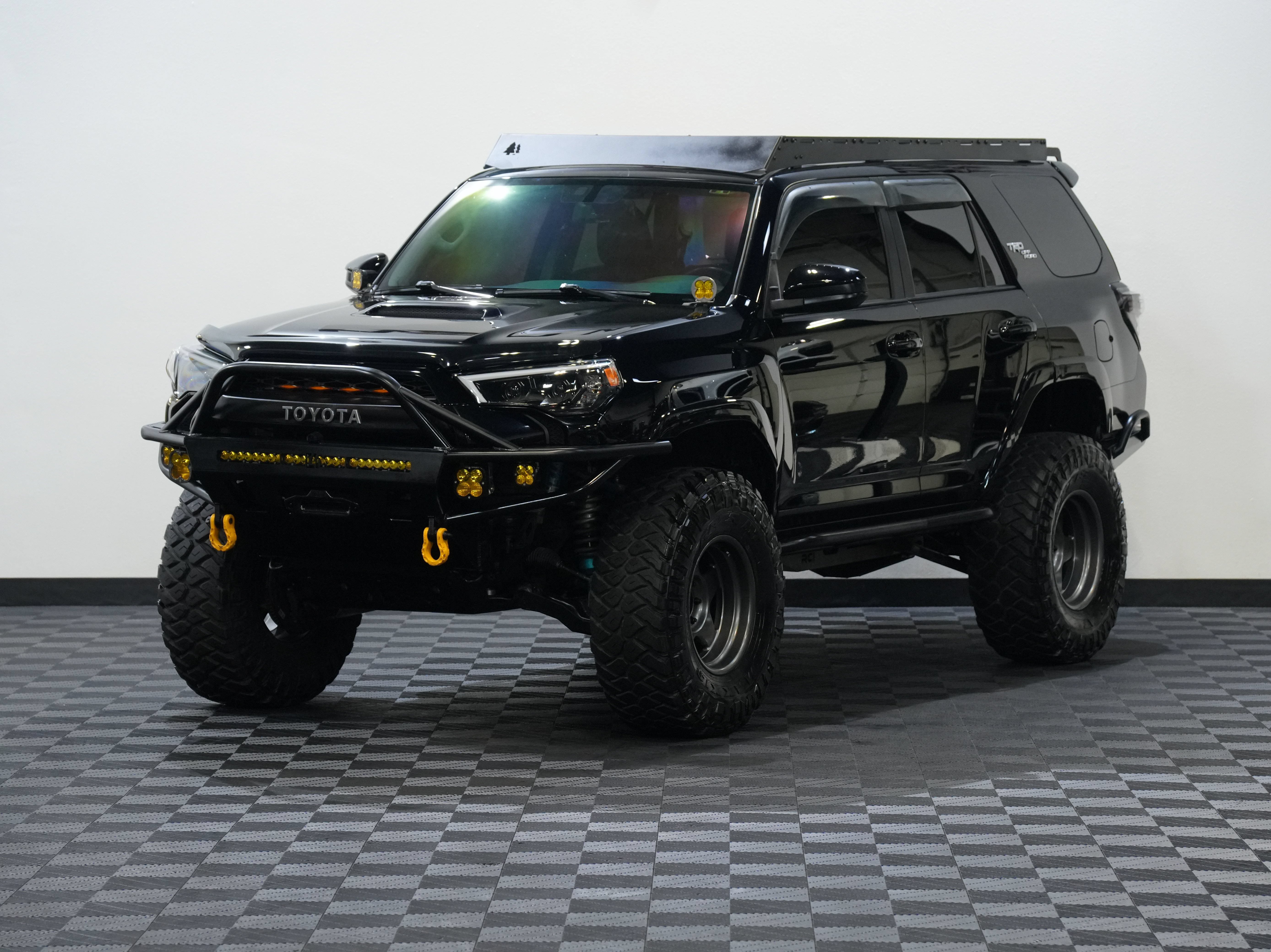 Used 2017 Toyota 4Runner TRD Off-Road AWD/4WD image 3