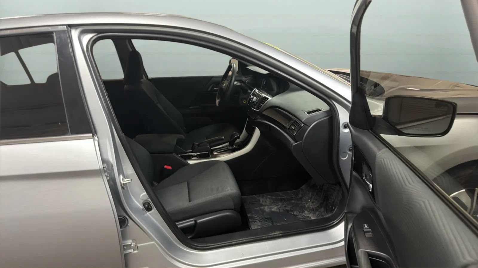 Used 2017 Honda Accord LX image 21