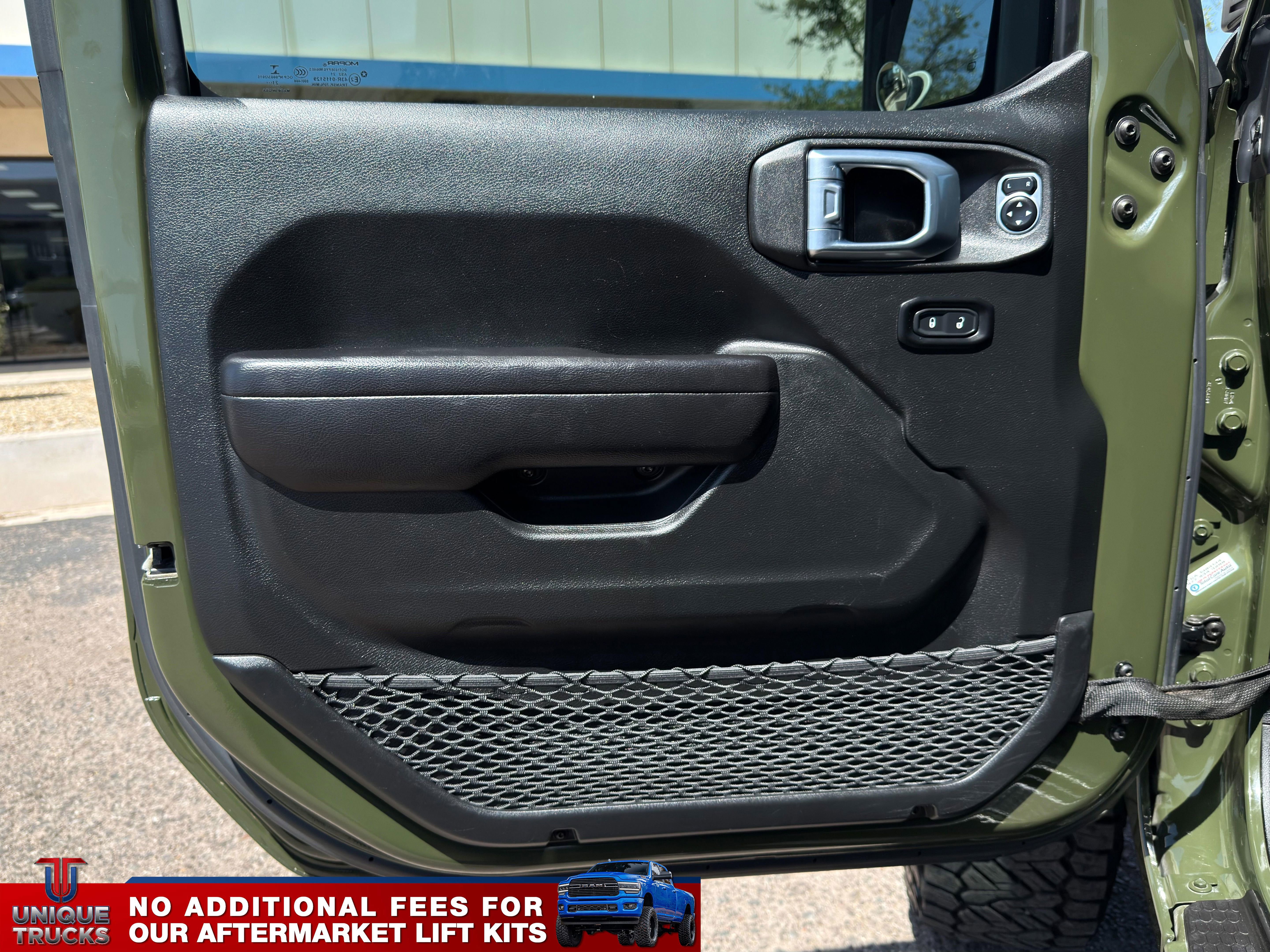 Used 2021 Jeep Gladiator Willys AWD/4WD image 22