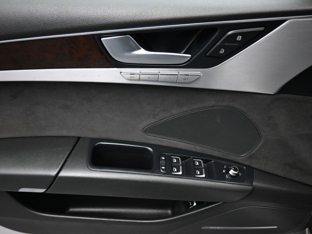 Used 2015 Audi A8 4.0T w/ Premium Package image 10