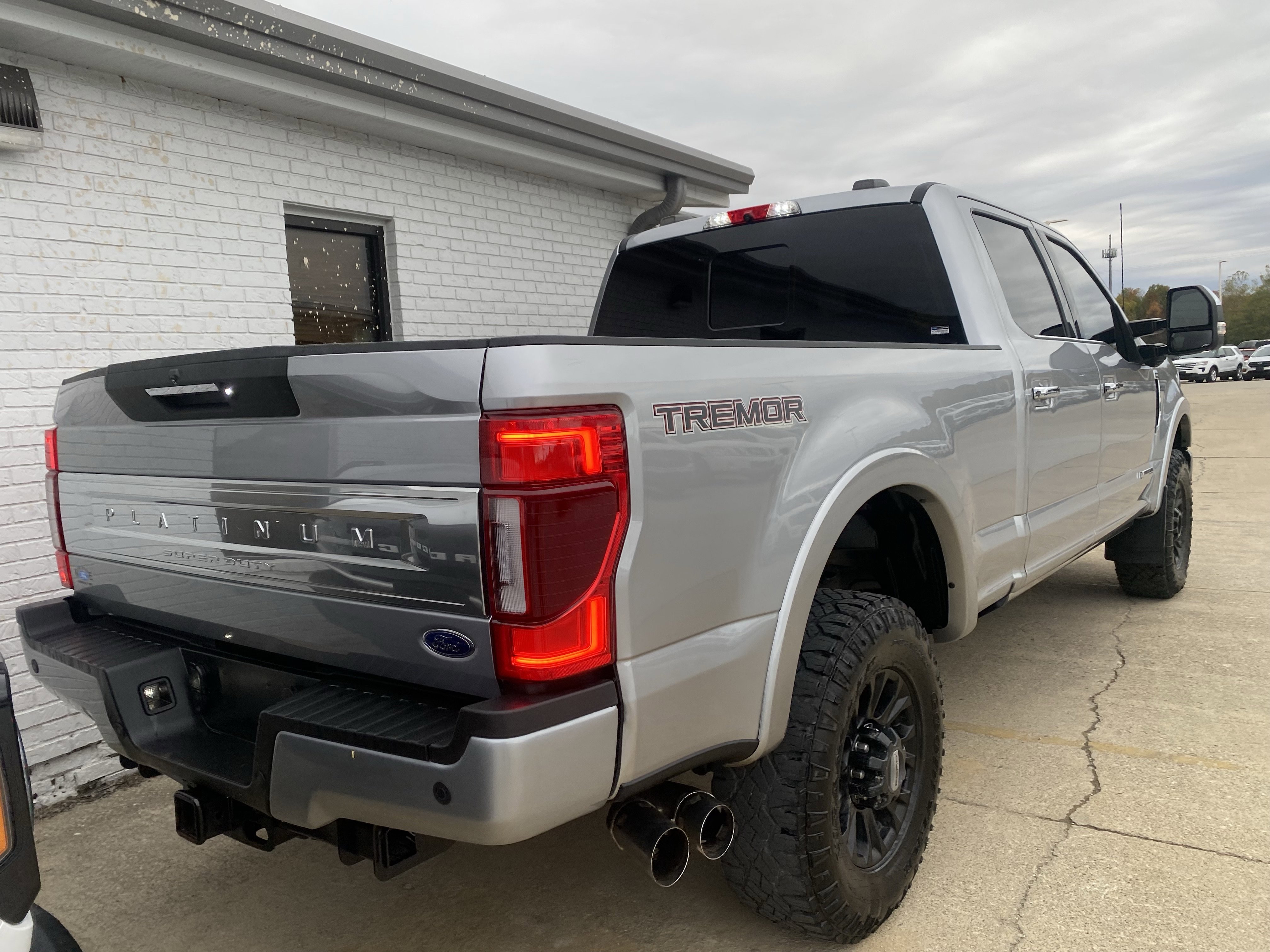 Used 2022 Ford F250 Platinum w/ Tremor Off-Road Package image 10