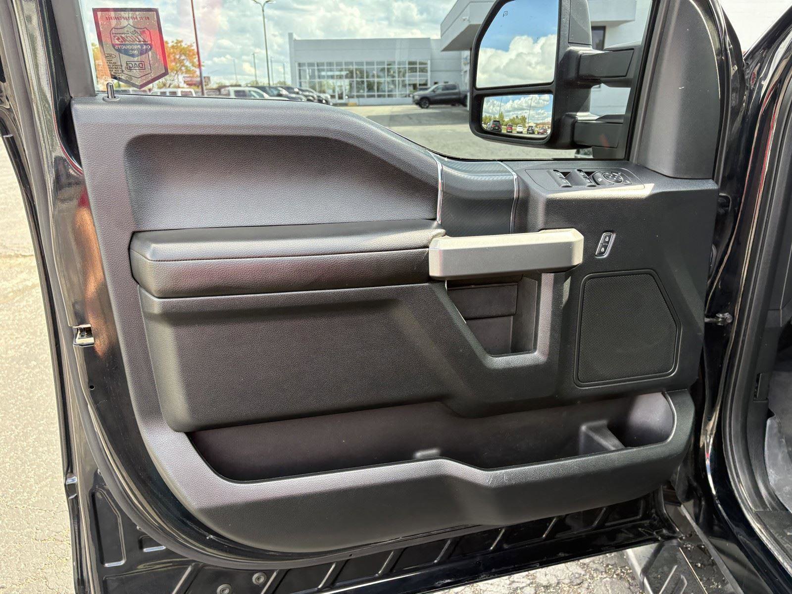Used 2018 Ford F150 XLT w/ Equipment Group 302A Luxury AWD/4WD image 13