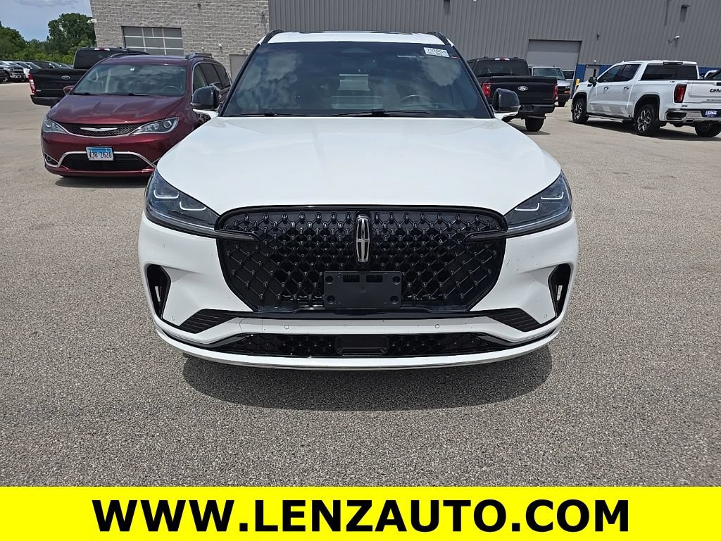 Used 2025 Lincoln Aviator Reserve w/ Luxury Package AWD/4WD image 2