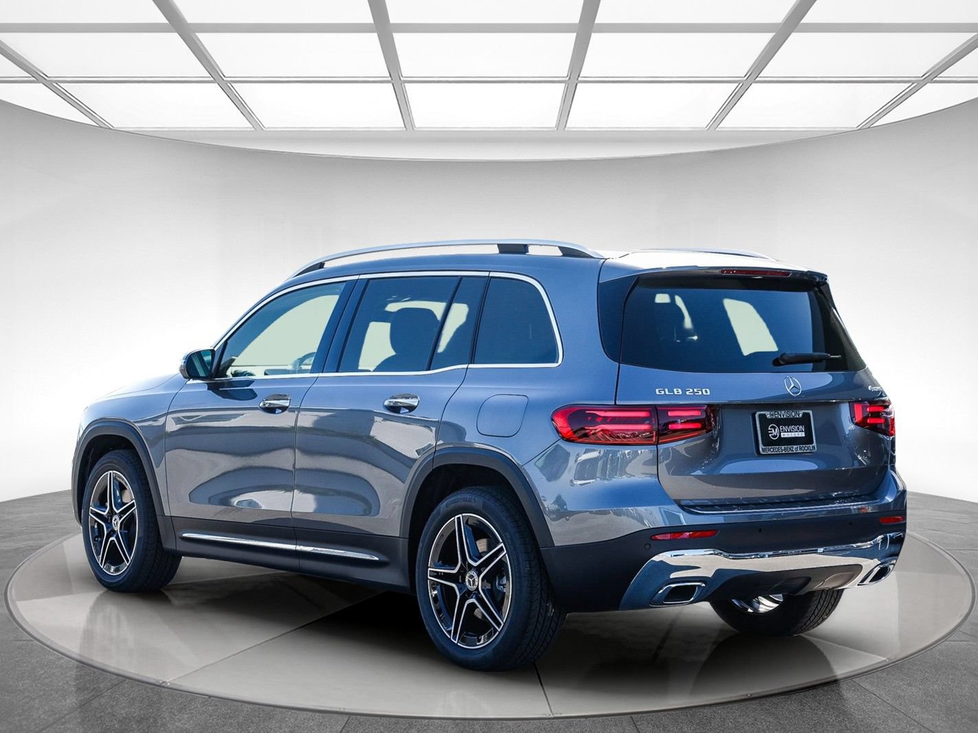 New 2026 Mercedes-Benz GLB 250 4MATIC image 2