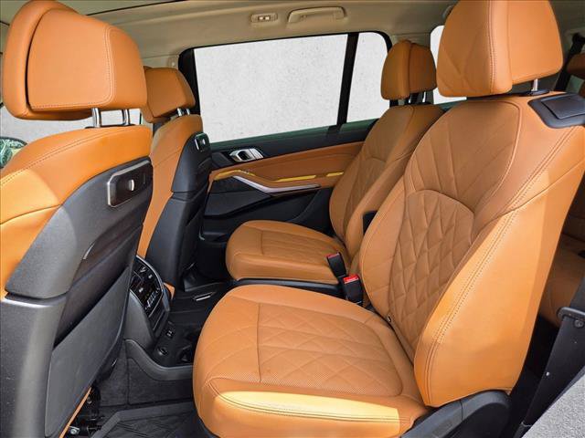 Used 2024 BMW X7 xDrive40i w/ Premium Package AWD/4WD image 18