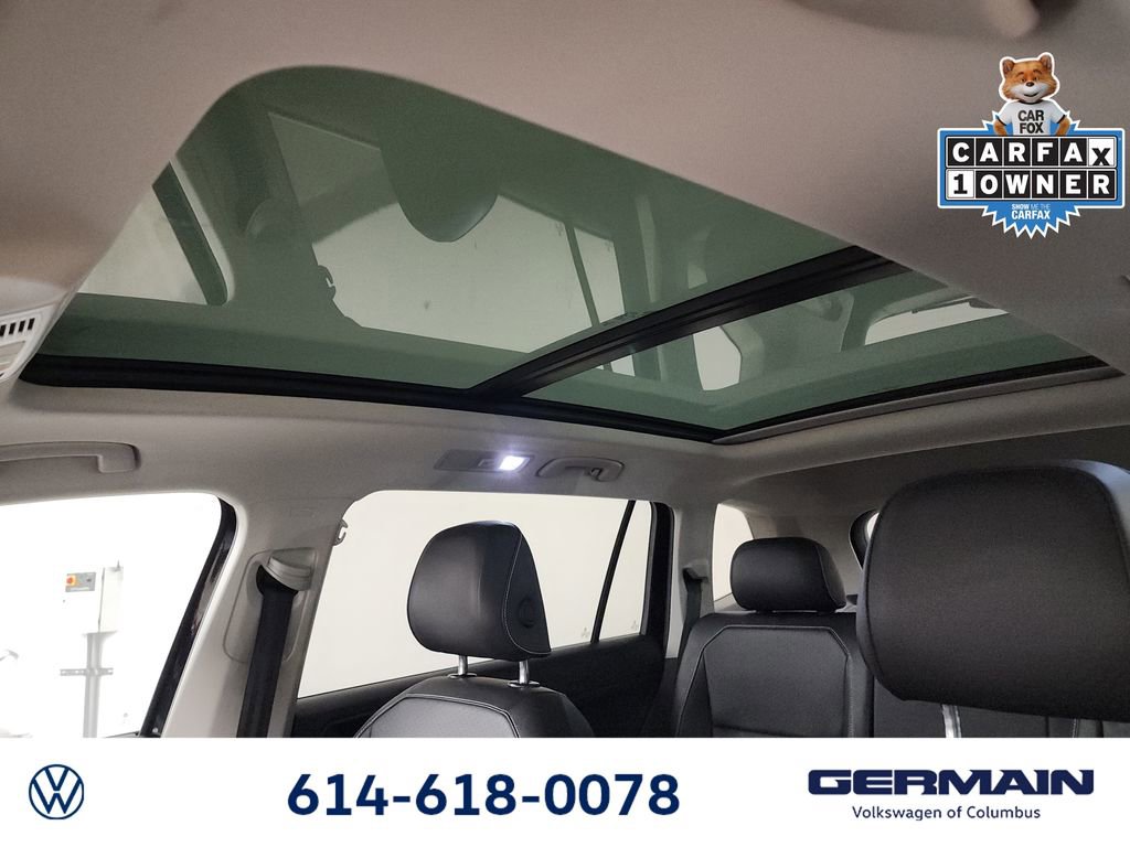 Used 2021 Volkswagen Tiguan SE w/ Panoramic Sunroof Package image 39
