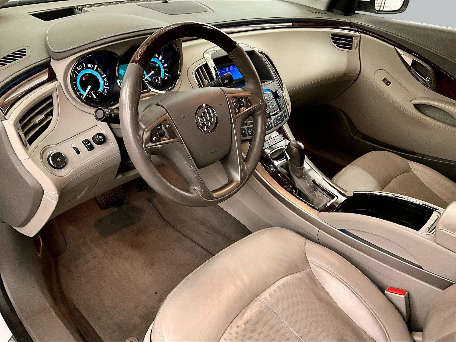 Used 2010 Buick LaCrosse CXL w/ Luxury Package AWD/4WD image 13