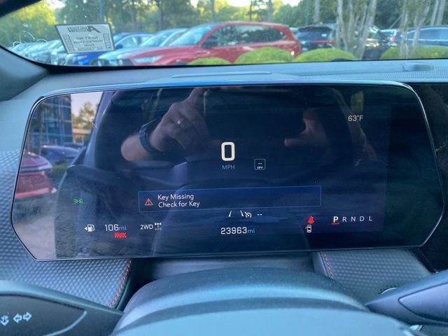 Used 2025 Chevrolet Equinox RS w/ Safety and Technology Package AWD/4WD image 12