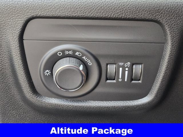 New 2025 Jeep Grand Cherokee L Altitude image 16