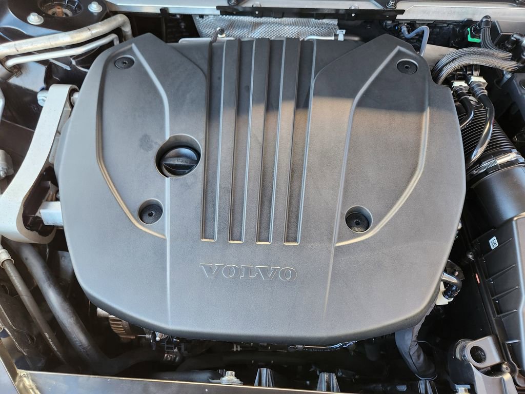 Used 2022 Volvo XC60 B5 Momentum image 19