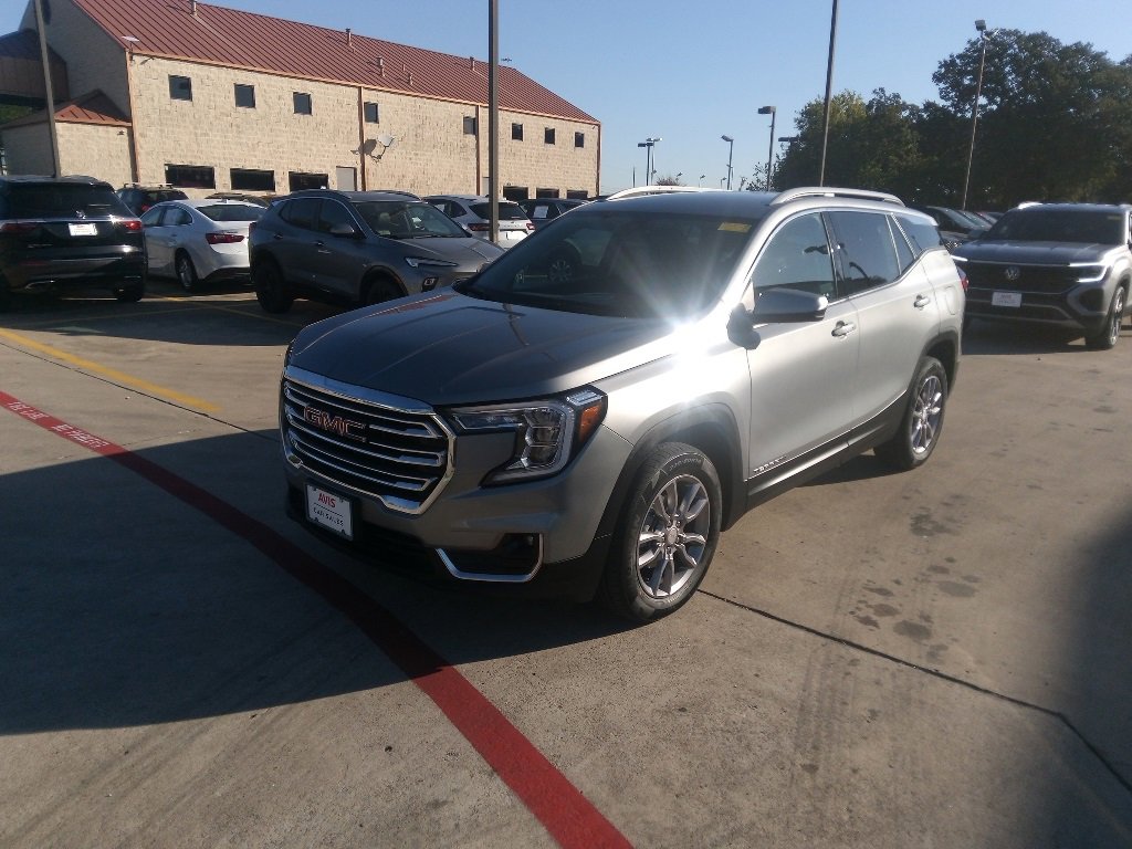 Used 2024 GMC Terrain SLT