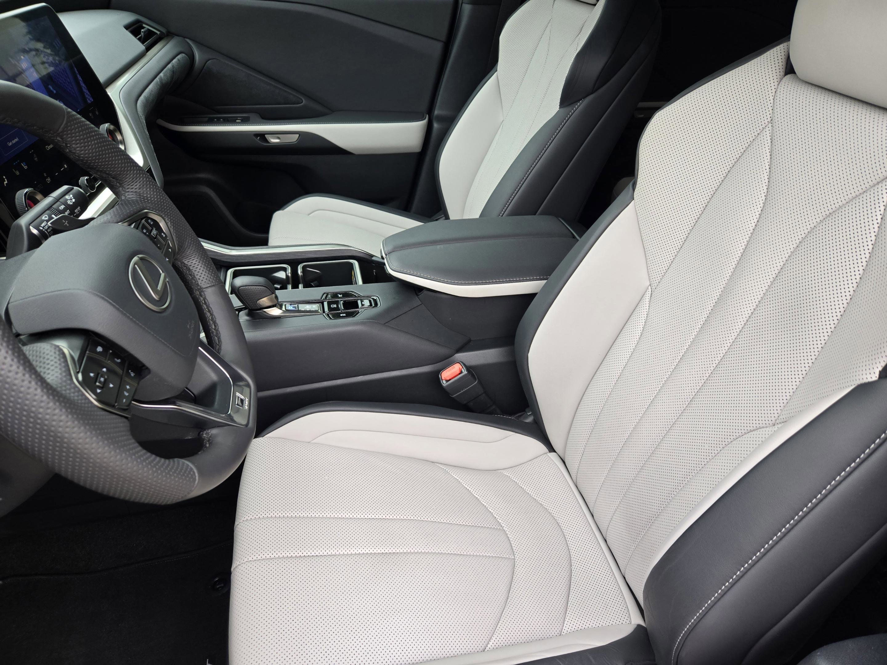 Certified 2024 Lexus TX 500h AWD w/ Technology Package image 8