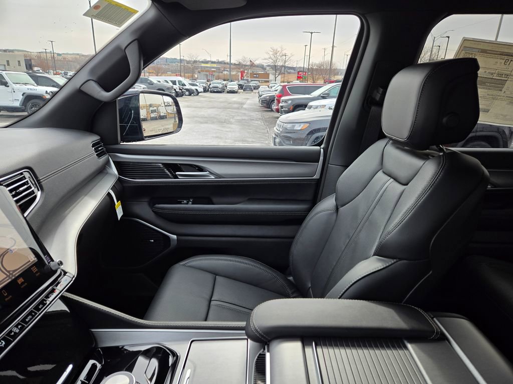 New 2026 Jeep Grand Wagoneer 4WD image 23