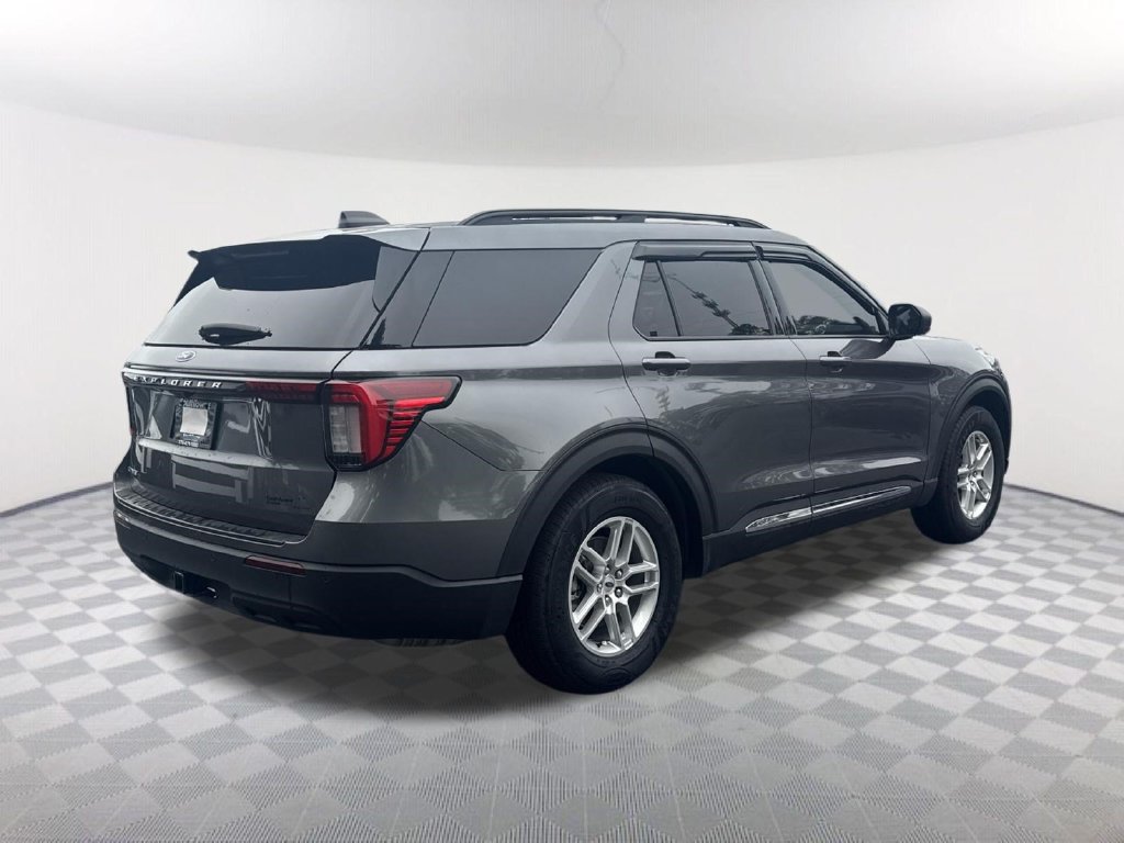 Used 2025 Ford Explorer Active RWD image 5