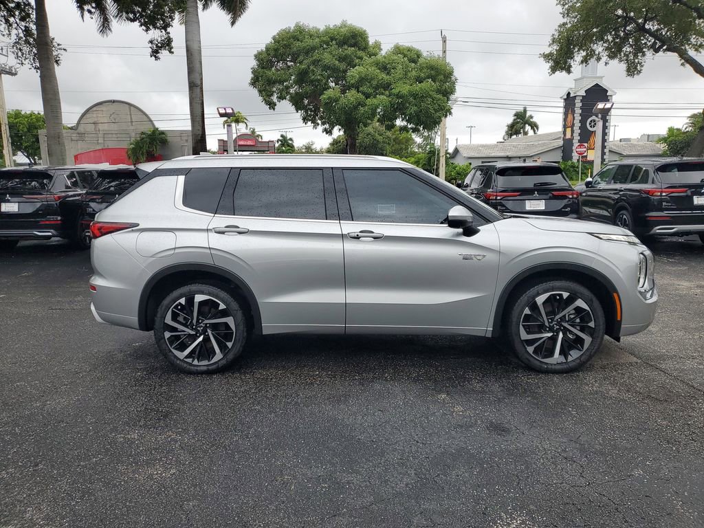 New 2025 Mitsubishi Outlander SEL image 7