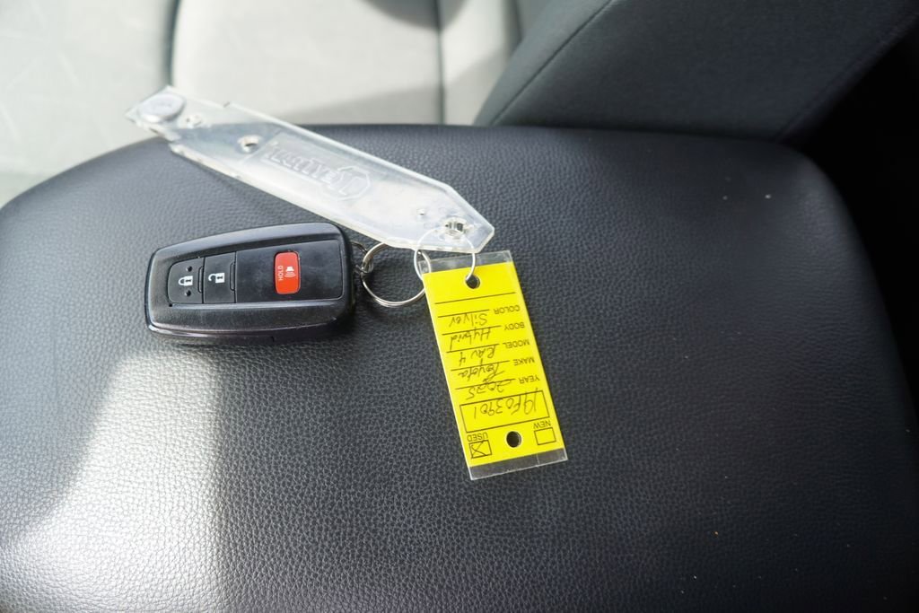 Used 2025 Toyota RAV4 XLE image 2