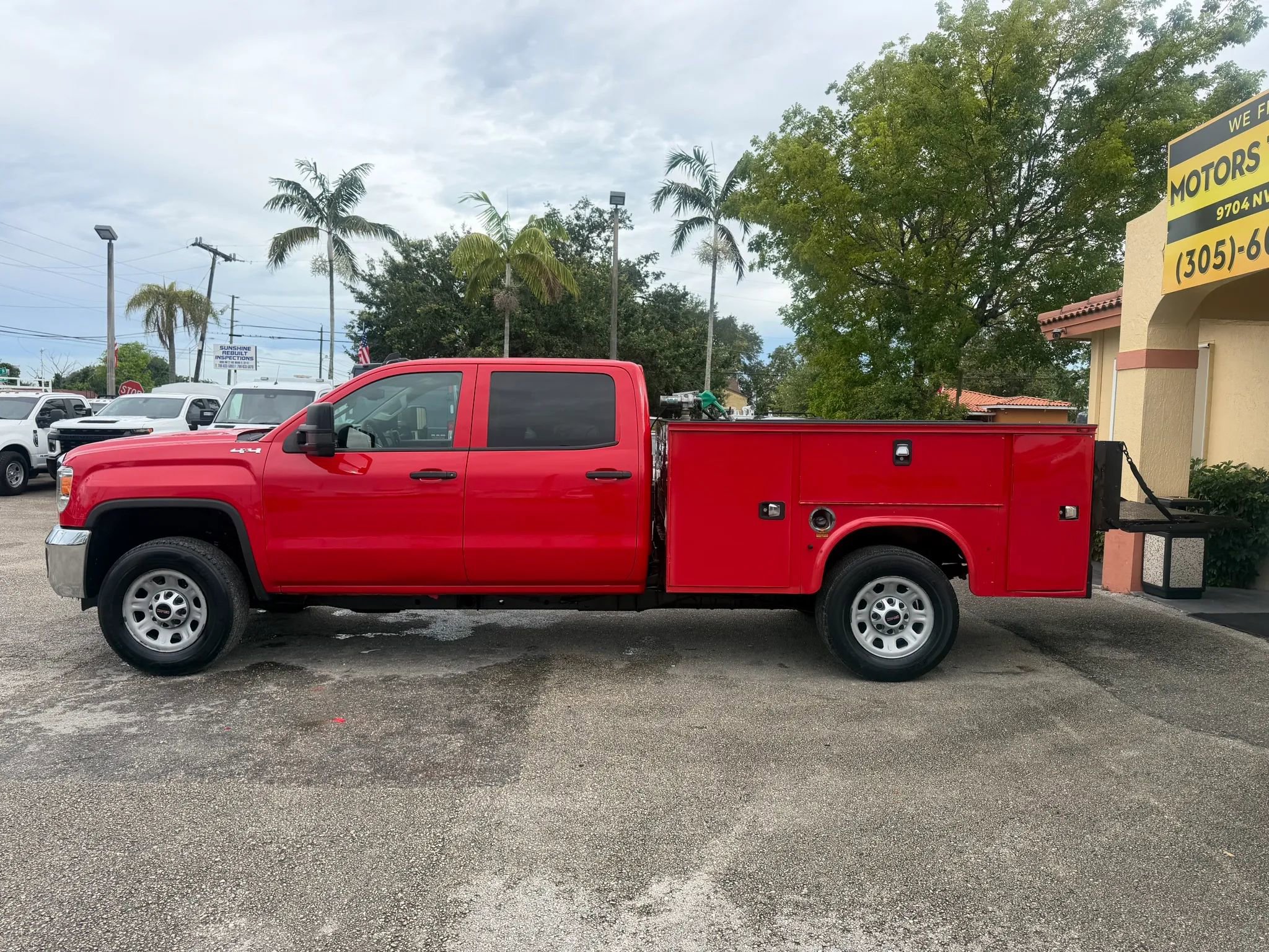 Used 2017 GMC Sierra 3500 4x4 Crew Cab w/ Snow Plow Prep Package image 3