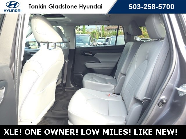 Used 2022 Toyota Highlander XLE image 28