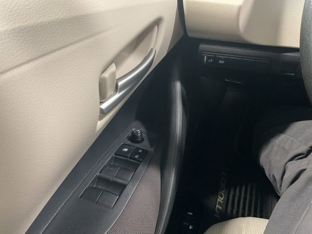 Used 2020 Toyota Corolla LE FWD image 17