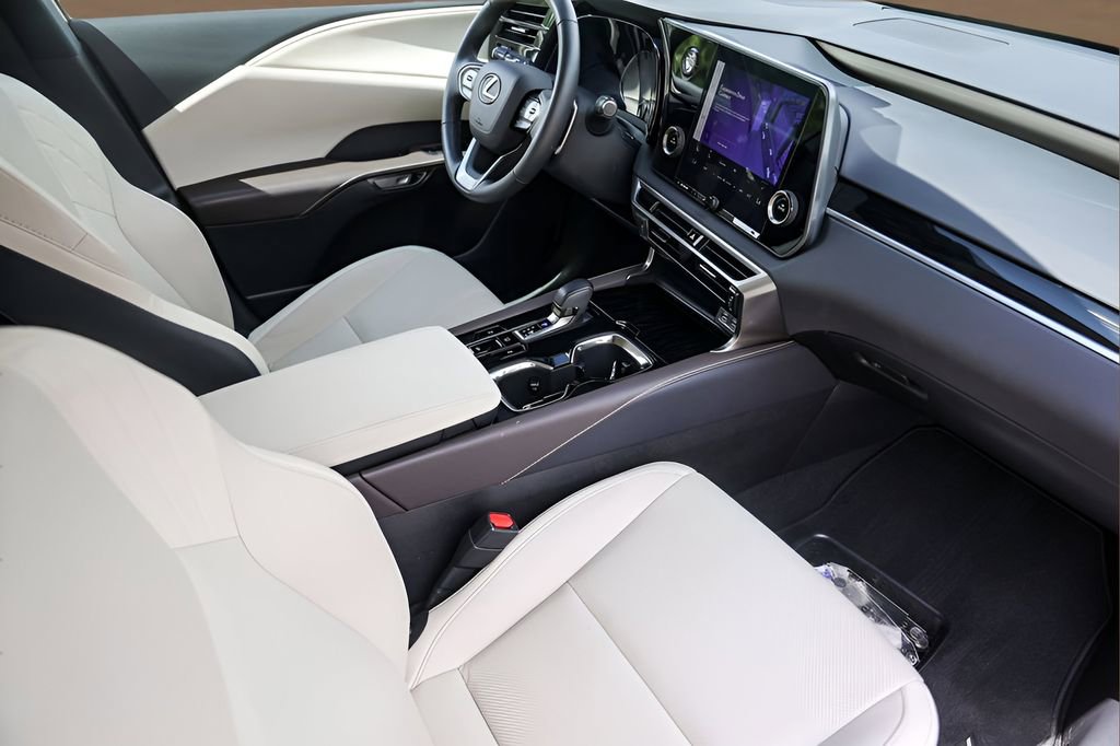 Used 2024 Lexus RX 350 FWD w/ Technology Package image 29