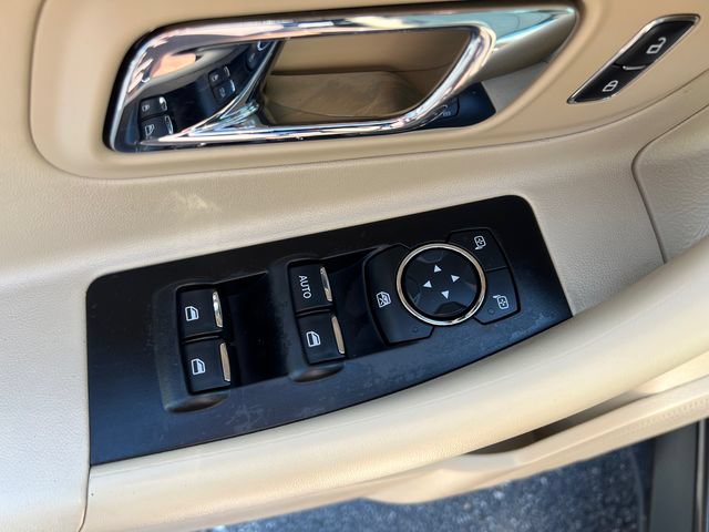 Used 2016 Ford Taurus SE FWD image 11