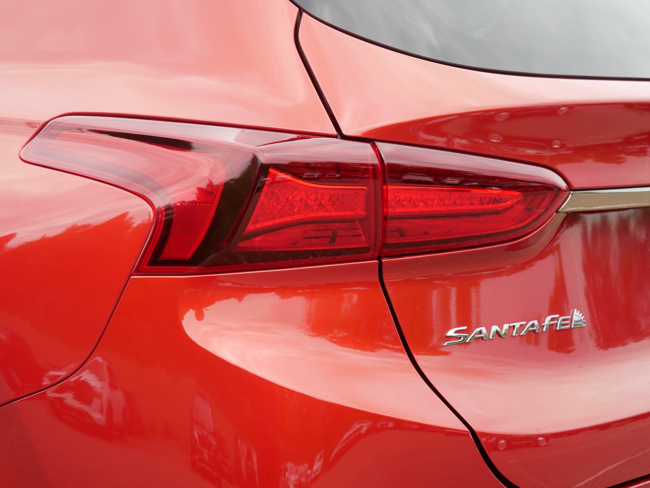 Used 2020 Hyundai Santa Fe Limited AWD/4WD image 17