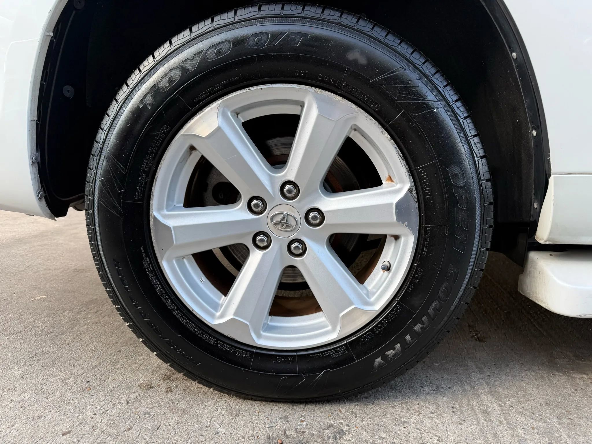 Used 2010 Toyota Highlander SE image 30