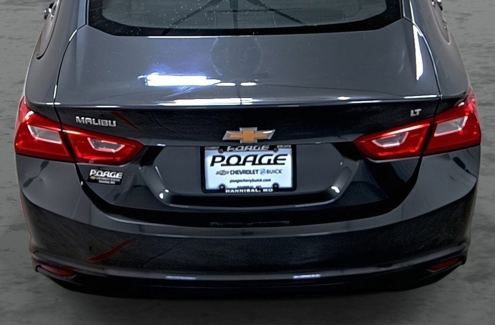 Used 2017 Chevrolet Malibu LT w/ Leather Package image 11