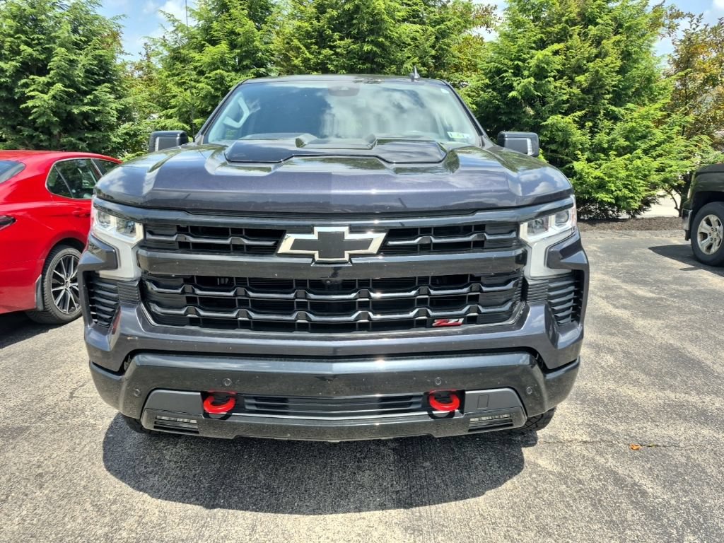 Used 2024 Chevrolet Silverado 1500 LT Trail Boss w/ LT Trail Boss Premium Package AWD/4WD image 2