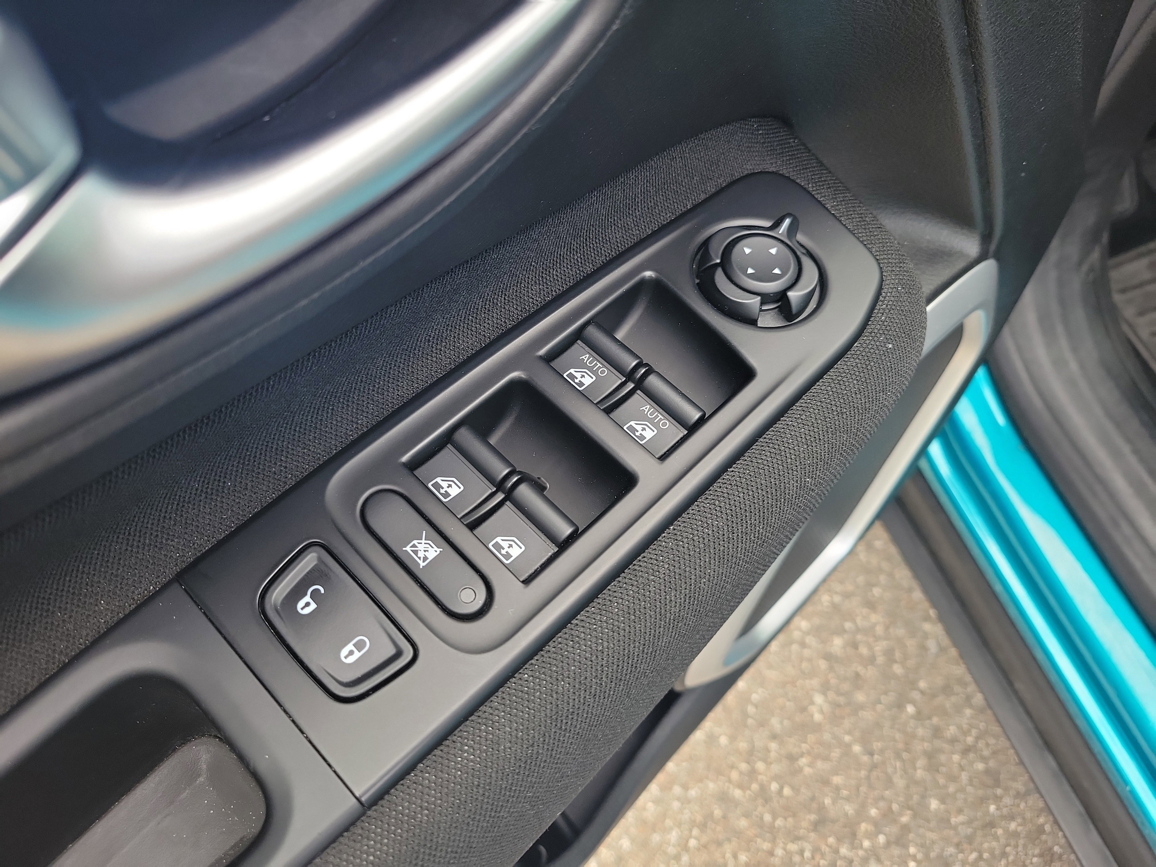 Used 2021 Jeep Renegade Latitude AWD/4WD image 21