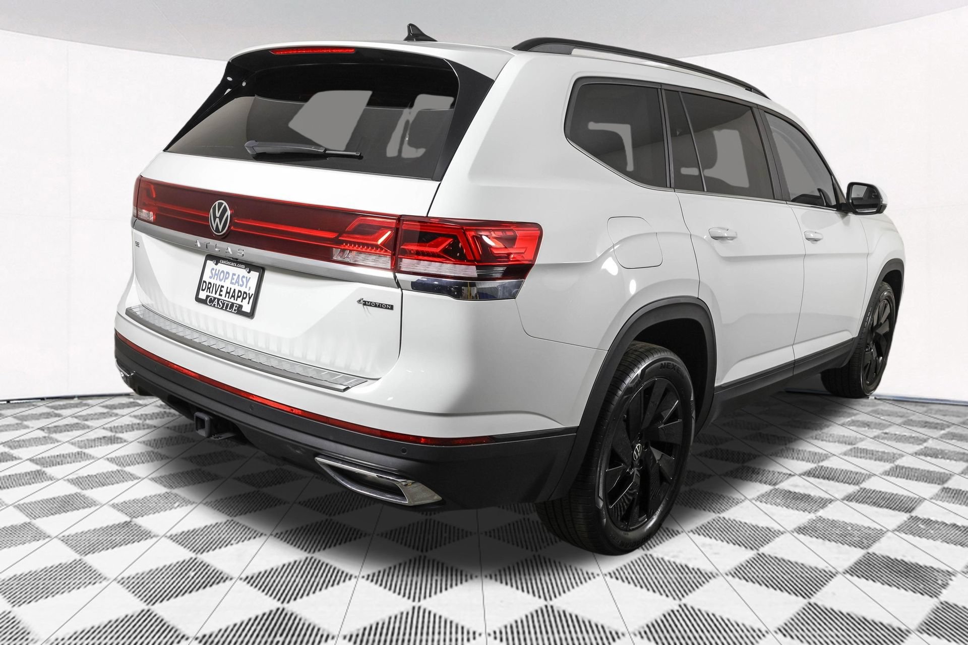 Used 2024 Volkswagen Atlas SE w/ Panoramic Sunroof Package AWD/4WD image 14