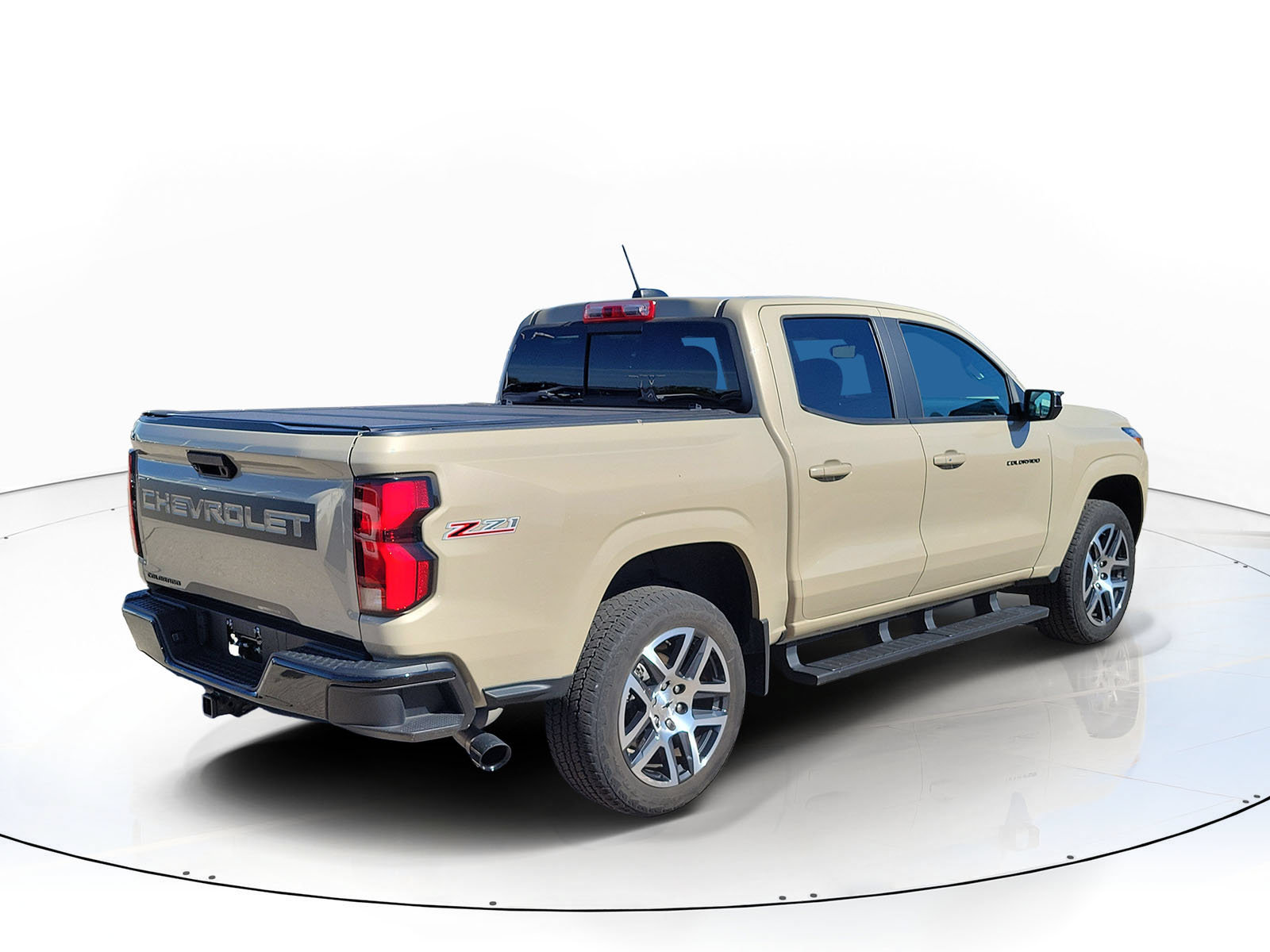 Used 2023 Chevrolet Colorado Z71 w/ Z71 Convenience Package 2 AWD/4WD image 3